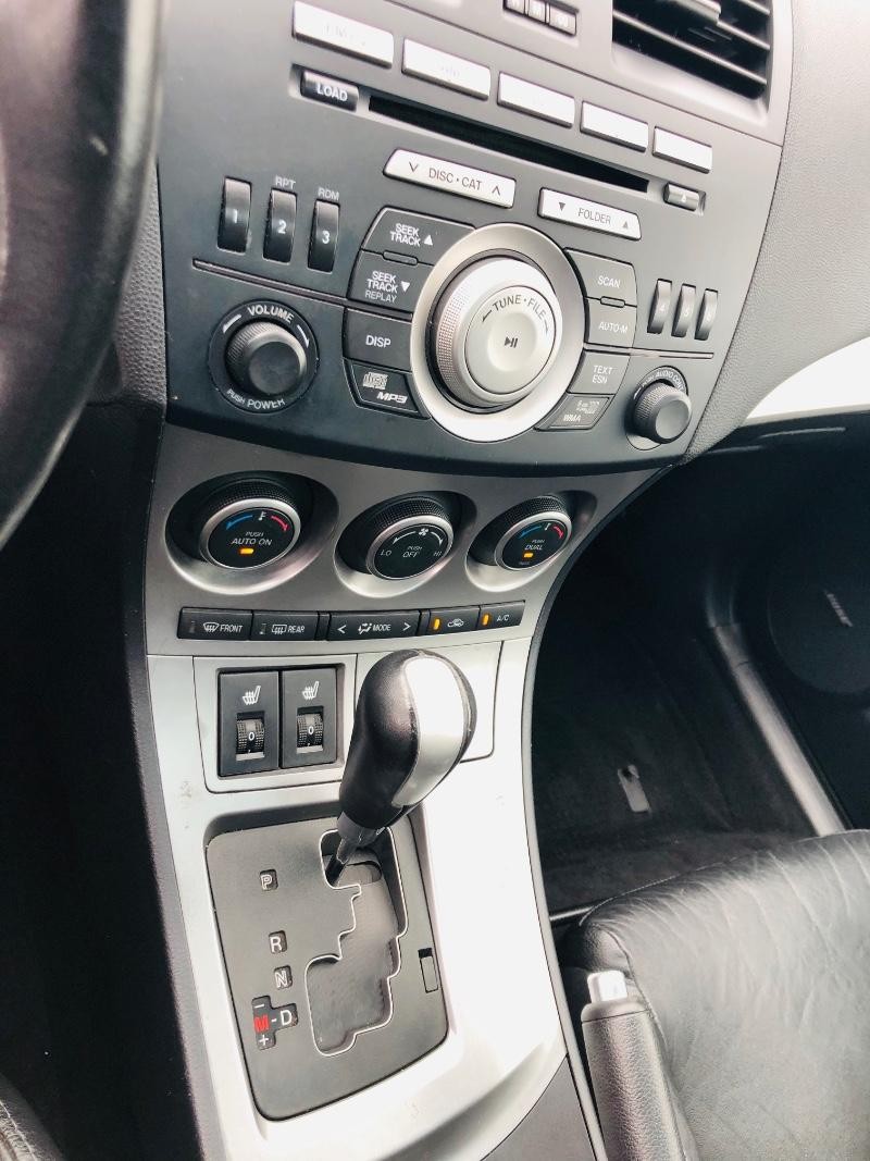 Mazda Mazda3 Hatchback Vehicle Full-screen Gallery Image 34