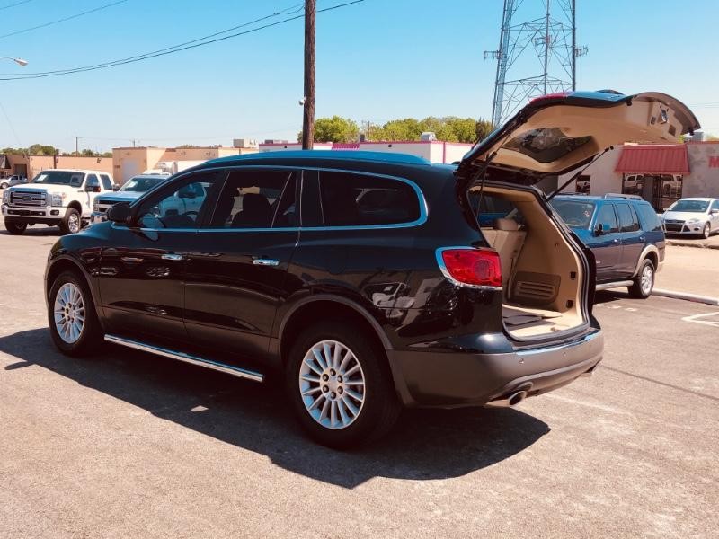 Buick Enclave Vehicle Full-screen Gallery Image 19