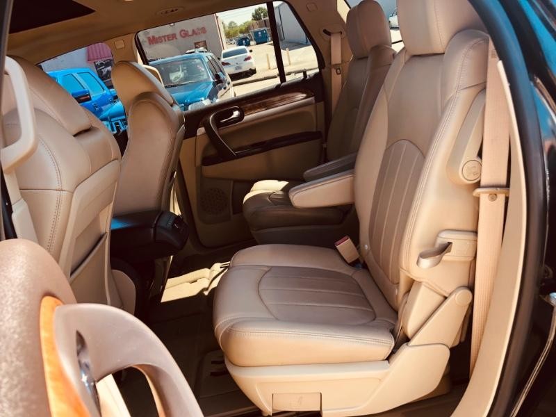 Buick Enclave Vehicle Full-screen Gallery Image 24