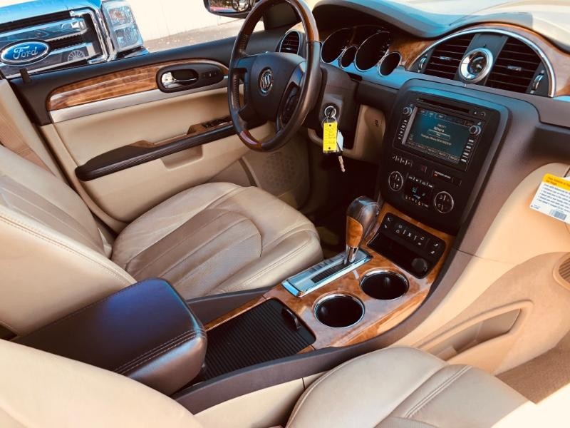 Buick Enclave Vehicle Full-screen Gallery Image 28