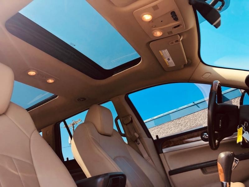 Buick Enclave Vehicle Full-screen Gallery Image 33