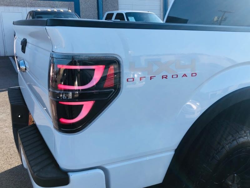 Ford F-150 Vehicle Full-screen Gallery Image 10