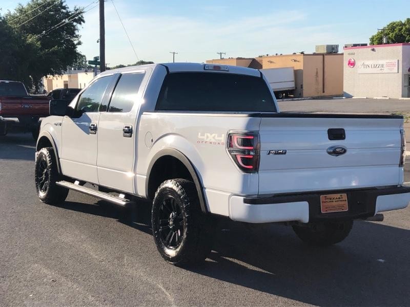 Ford F-150 Vehicle Full-screen Gallery Image 11