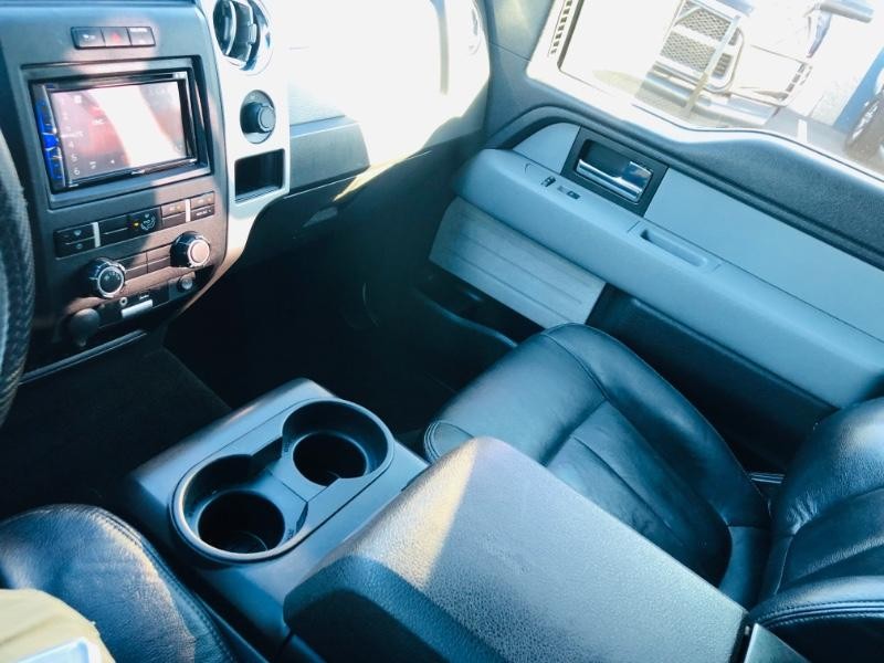 Ford F-150 Vehicle Full-screen Gallery Image 23