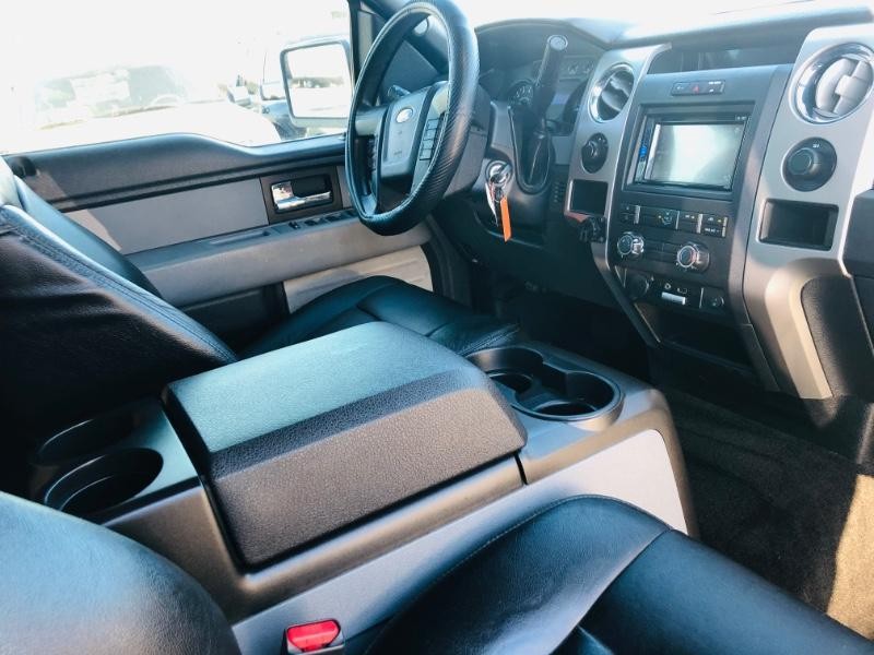 Ford F-150 Vehicle Full-screen Gallery Image 25