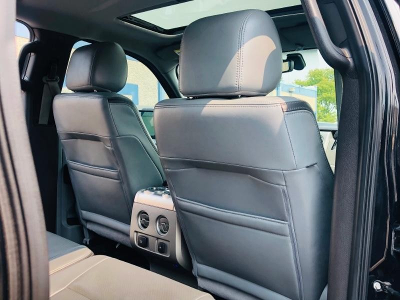 Ford F-150 Vehicle Full-screen Gallery Image 25