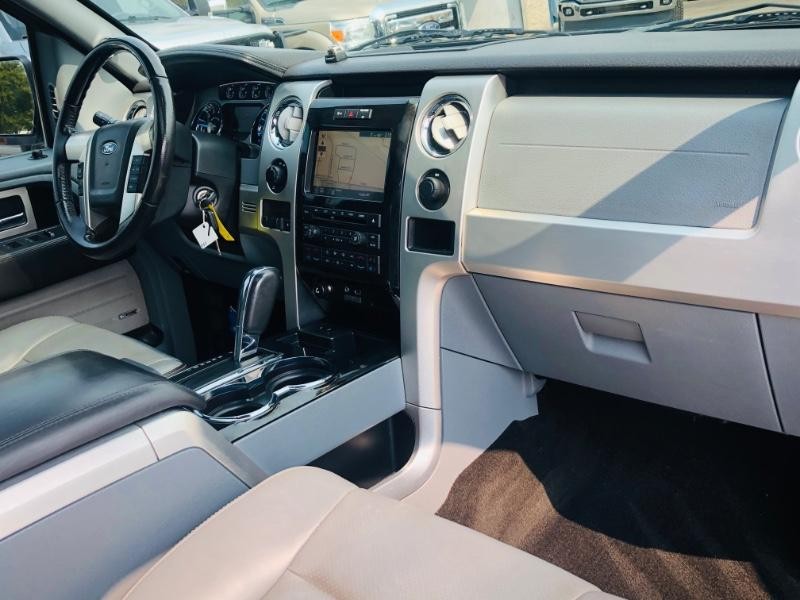Ford F-150 Vehicle Full-screen Gallery Image 31