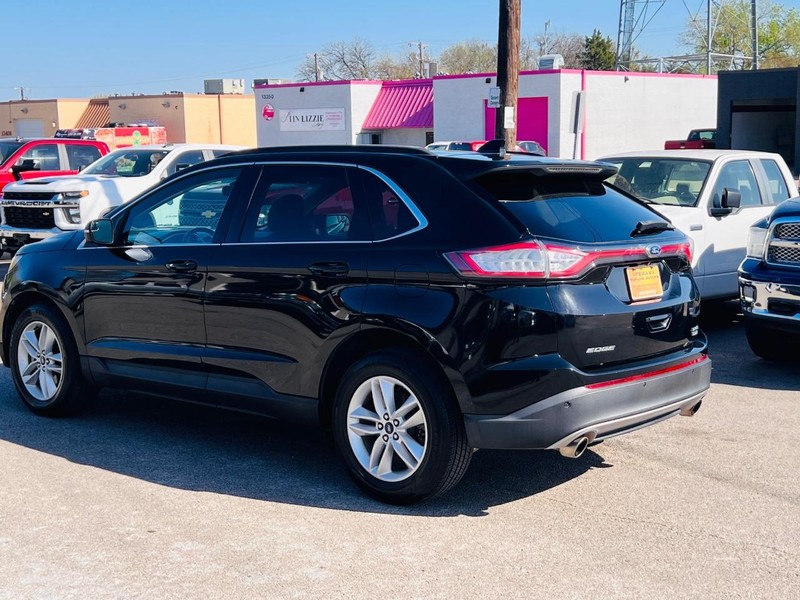 Ford Edge Vehicle Full-screen Gallery Image 7