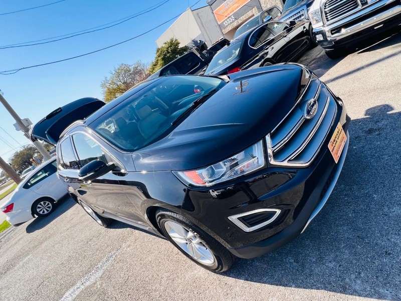 Ford Edge Vehicle Full-screen Gallery Image 30