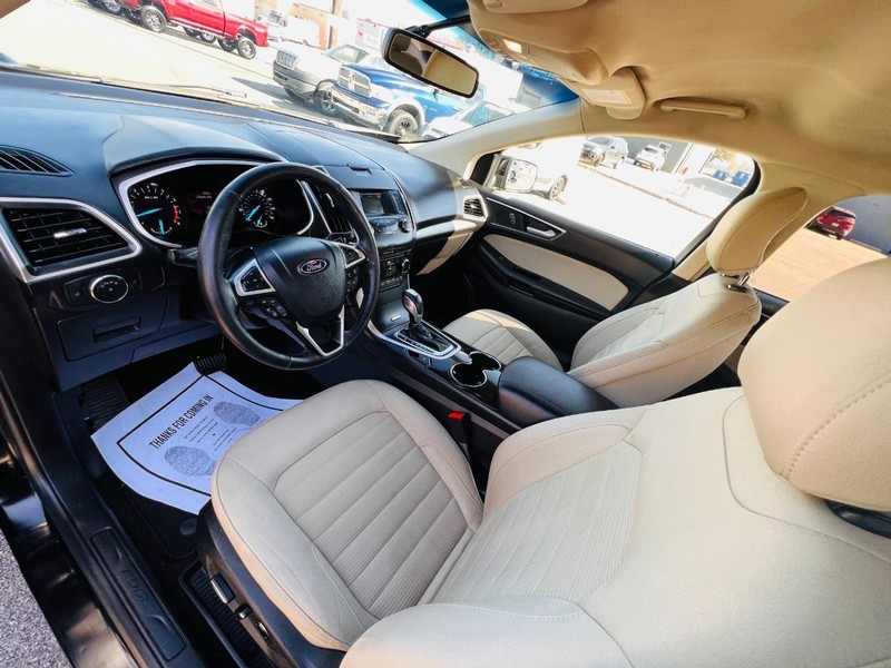 Ford Edge Vehicle Full-screen Gallery Image 33