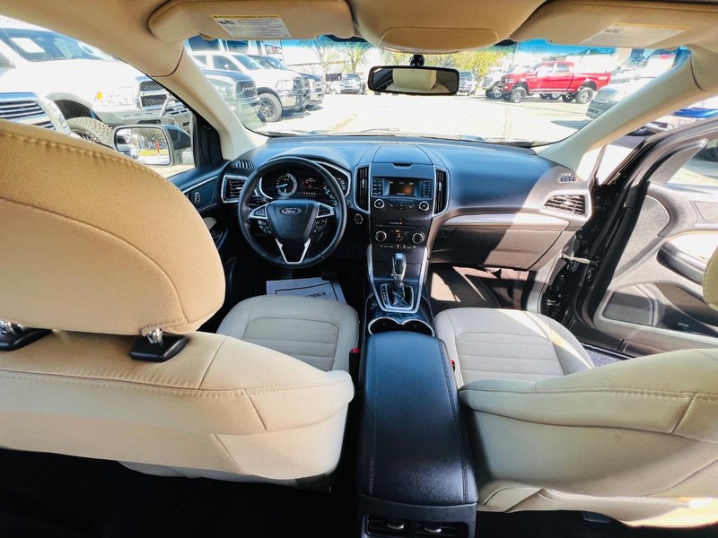 Ford Edge Vehicle Full-screen Gallery Image 41
