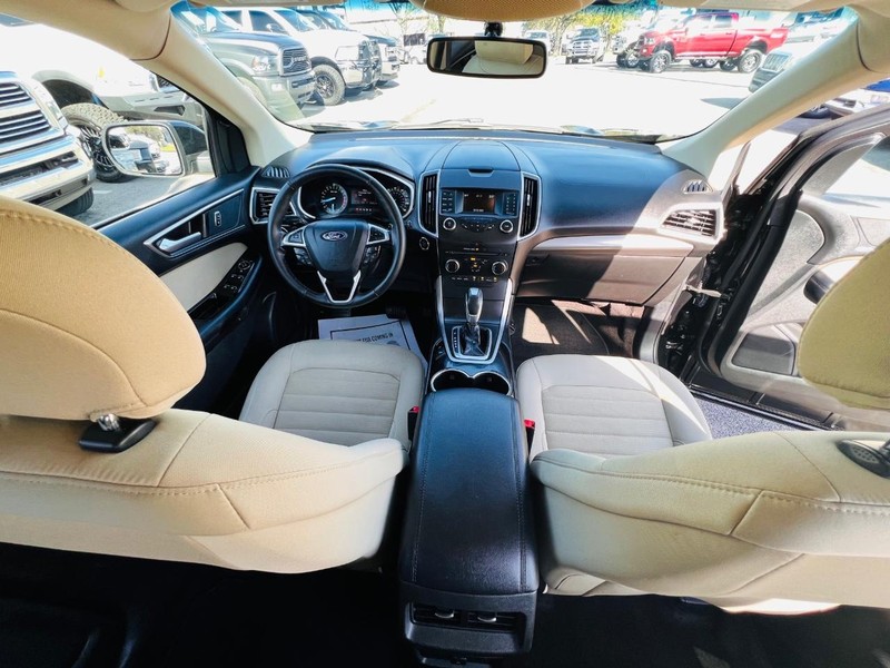 Ford Edge Vehicle Full-screen Gallery Image 42