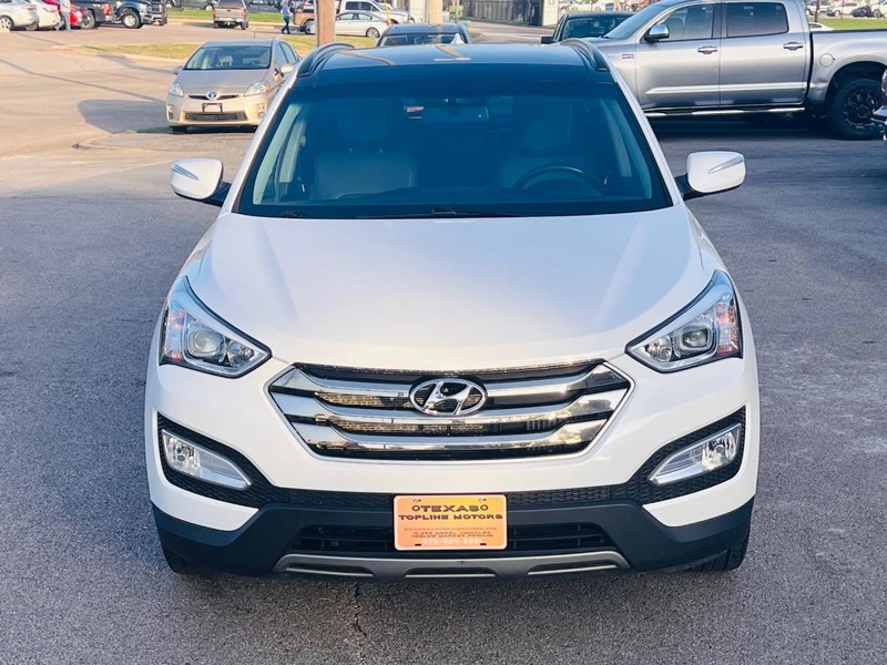 Hyundai Santa Fe Vehicle Full-screen Gallery Image 3