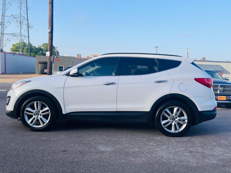 Hyundai Santa Fe Vehicle Full-screen Gallery Image 6