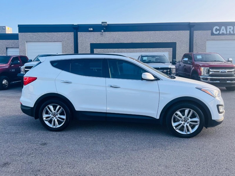 Hyundai Santa Fe Vehicle Full-screen Gallery Image 7