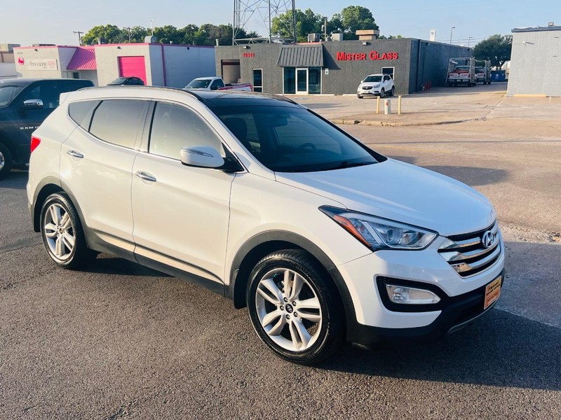 Hyundai Santa Fe Vehicle Full-screen Gallery Image 15