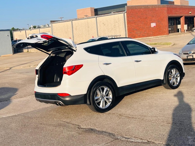 Hyundai Santa Fe Vehicle Full-screen Gallery Image 36