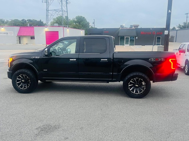 Ford F-150 Vehicle Full-screen Gallery Image 10