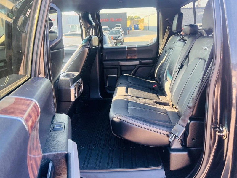 Ford F-150 Vehicle Full-screen Gallery Image 21