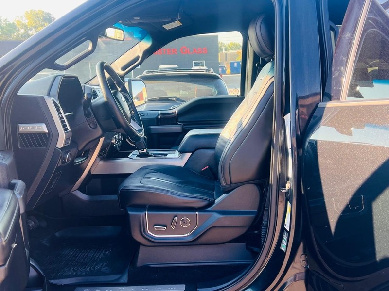 Ford F-150 Vehicle Full-screen Gallery Image 22