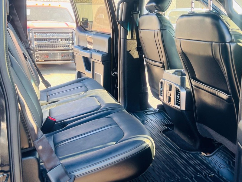 Ford F-150 Vehicle Full-screen Gallery Image 23