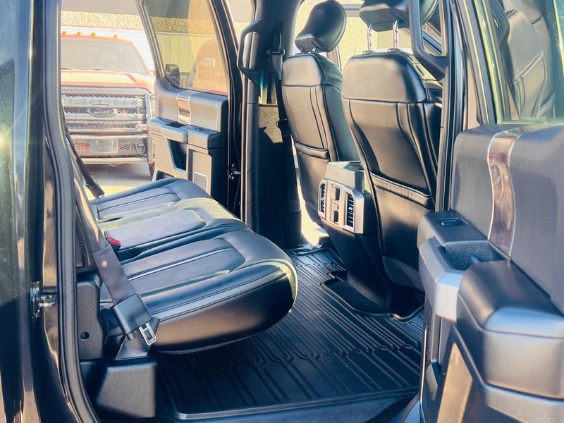 Ford F-150 Vehicle Full-screen Gallery Image 24