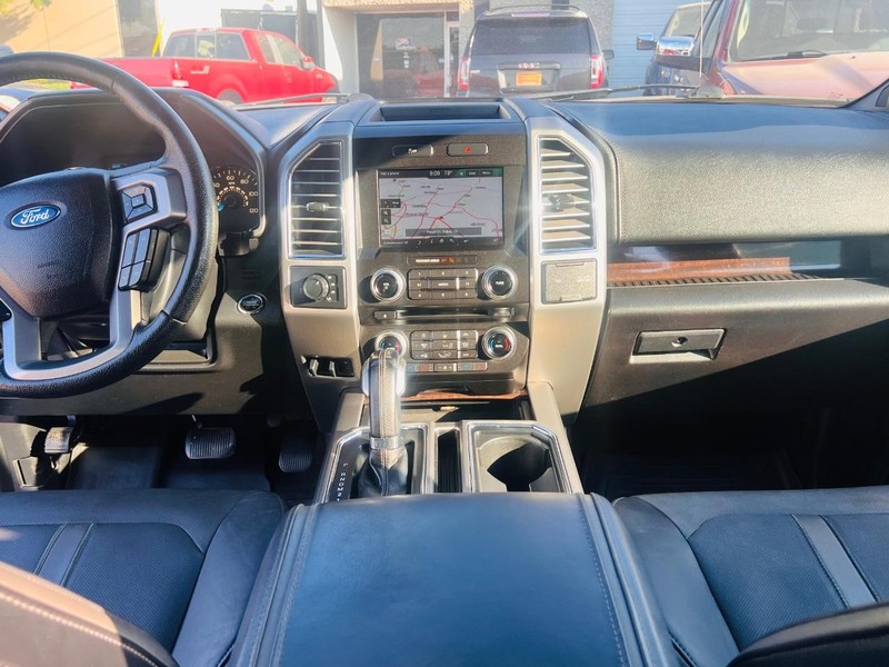 Ford F-150 Vehicle Full-screen Gallery Image 27