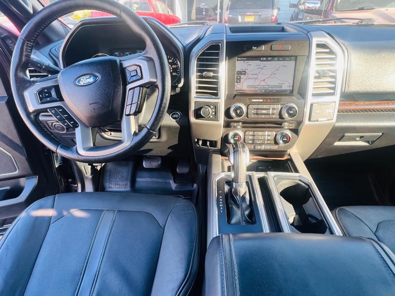 Ford F-150 Vehicle Full-screen Gallery Image 30