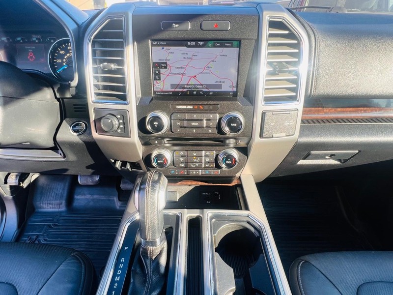 Ford F-150 Vehicle Full-screen Gallery Image 32