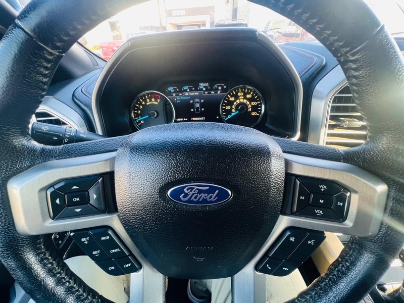 Ford F-150 Vehicle Full-screen Gallery Image 36