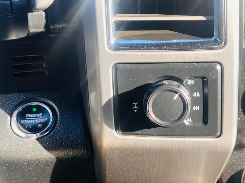 Ford F-150 Vehicle Full-screen Gallery Image 39