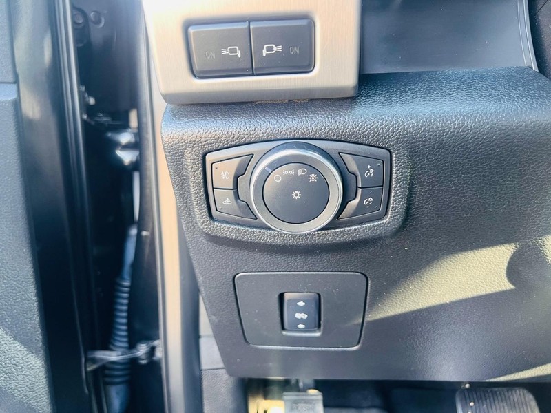Ford F-150 Vehicle Full-screen Gallery Image 47