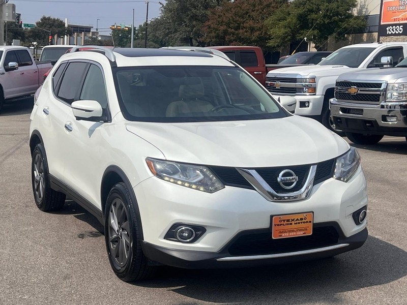 Nissan Rogue Vehicle Full-screen Gallery Image 2