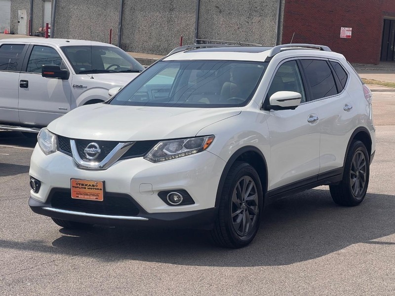 Nissan Rogue Vehicle Full-screen Gallery Image 3