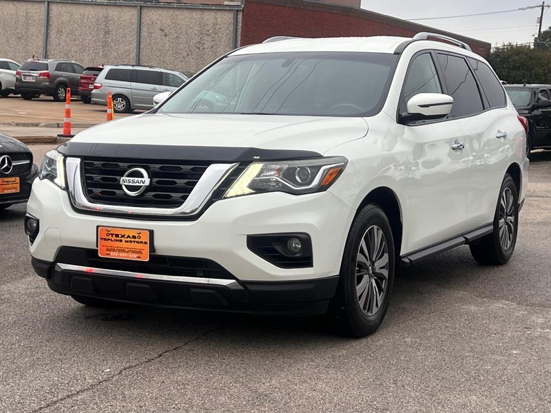 Nissan Pathfinder Vehicle Full-screen Gallery Image 2