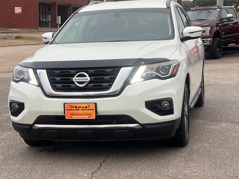 Nissan Pathfinder Vehicle Full-screen Gallery Image 3