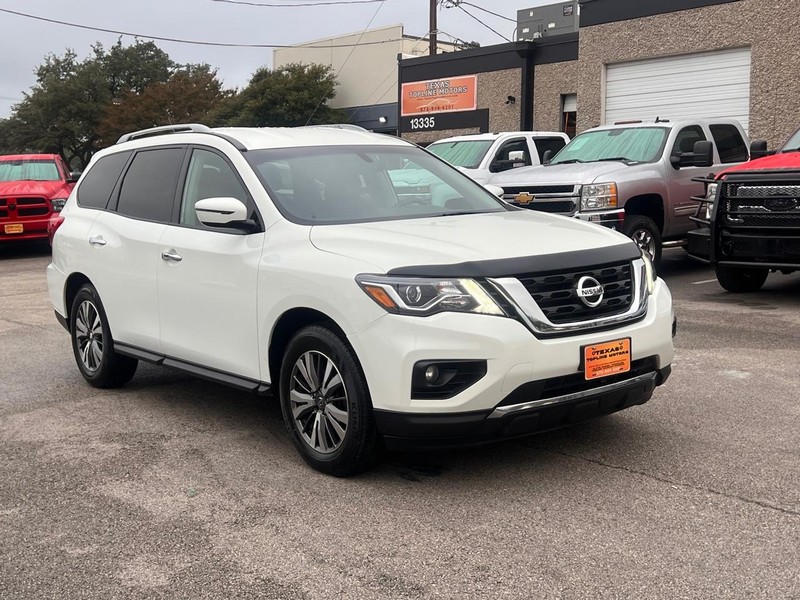 Nissan Pathfinder Vehicle Full-screen Gallery Image 4