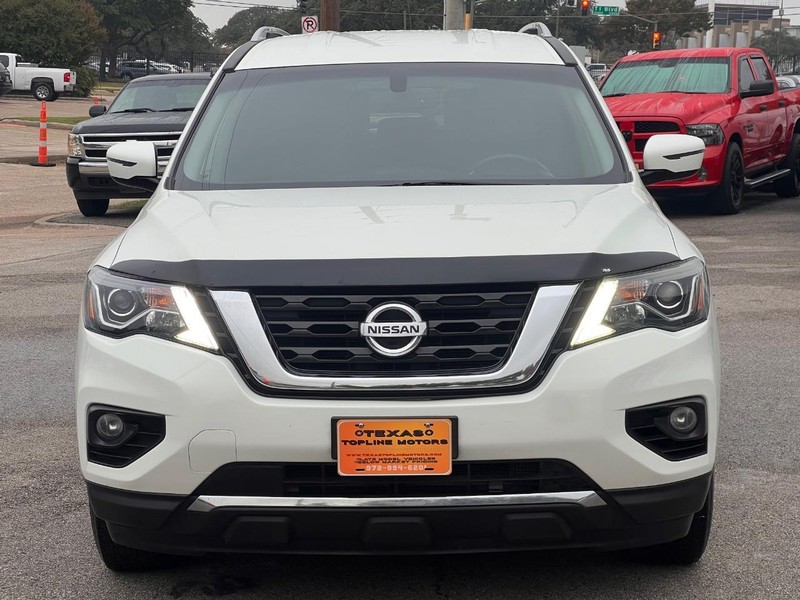 Nissan Pathfinder Vehicle Full-screen Gallery Image 5