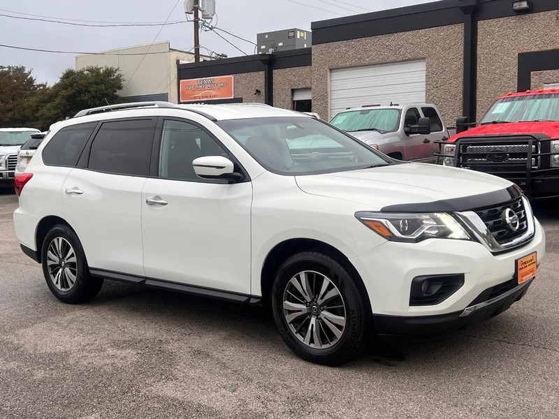 Nissan Pathfinder Vehicle Full-screen Gallery Image 7
