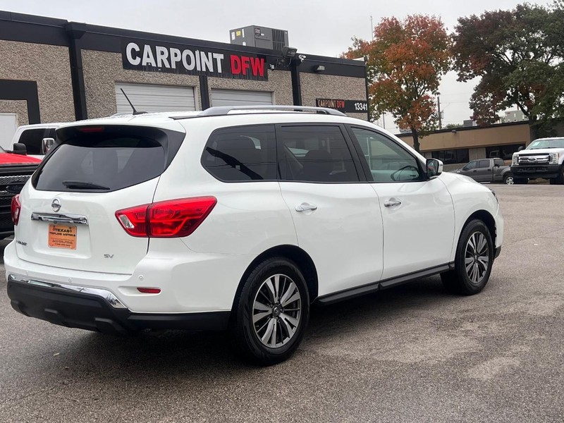 Nissan Pathfinder Vehicle Full-screen Gallery Image 8