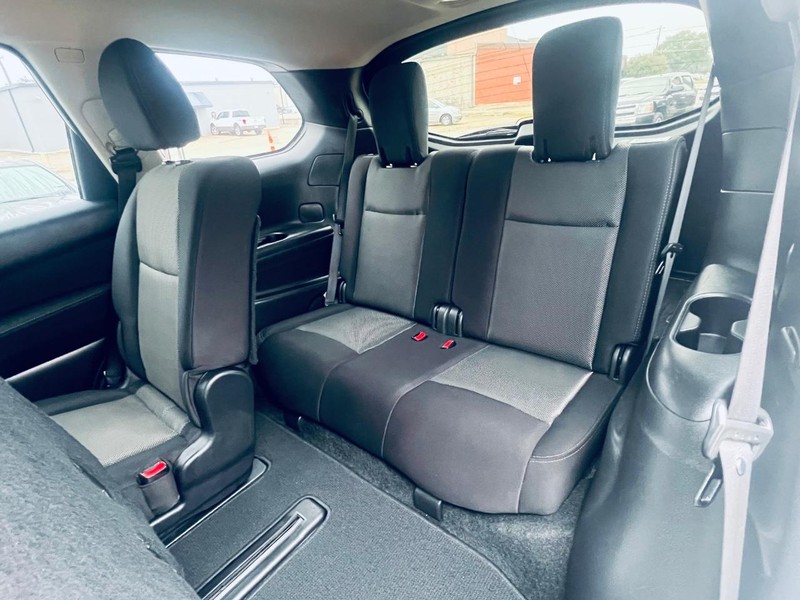 Nissan Pathfinder Vehicle Full-screen Gallery Image 20