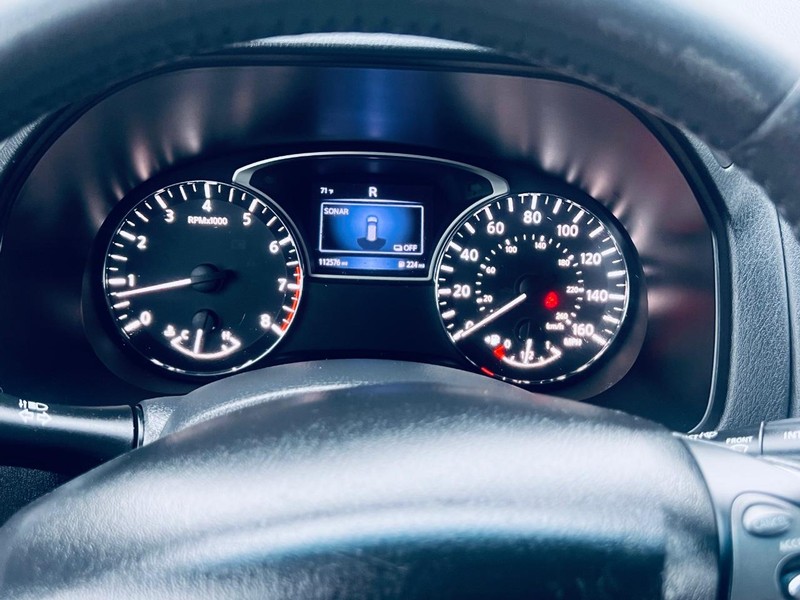 Nissan Pathfinder Vehicle Full-screen Gallery Image 35