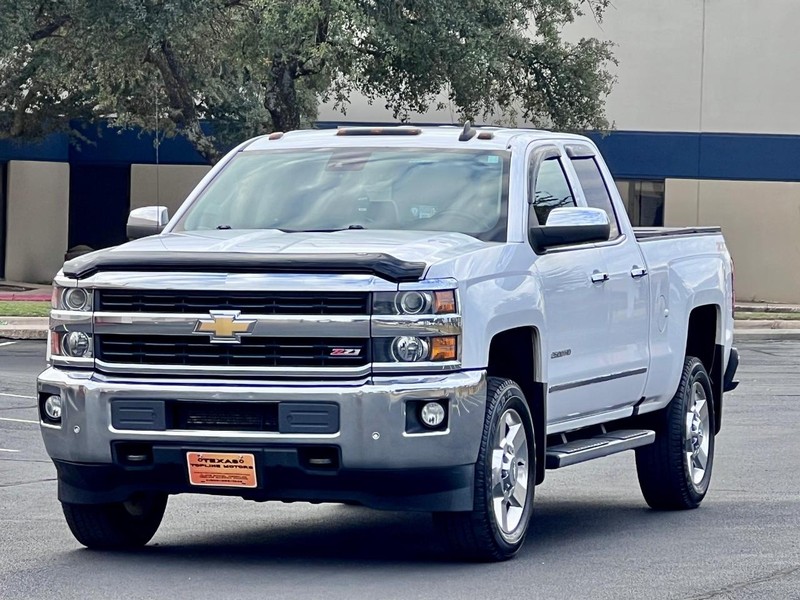 Chevrolet Silverado 2500HD Vehicle Full-screen Gallery Image 3