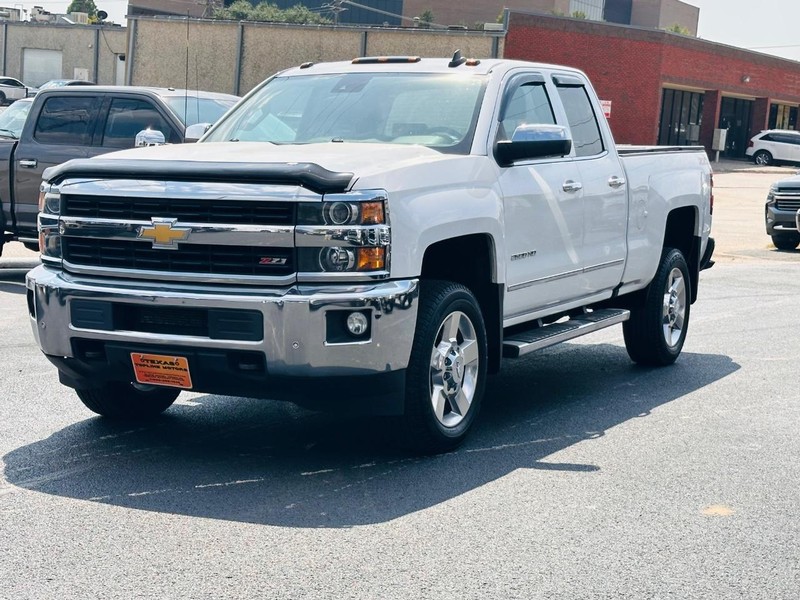 Chevrolet Silverado 2500HD Vehicle Full-screen Gallery Image 7