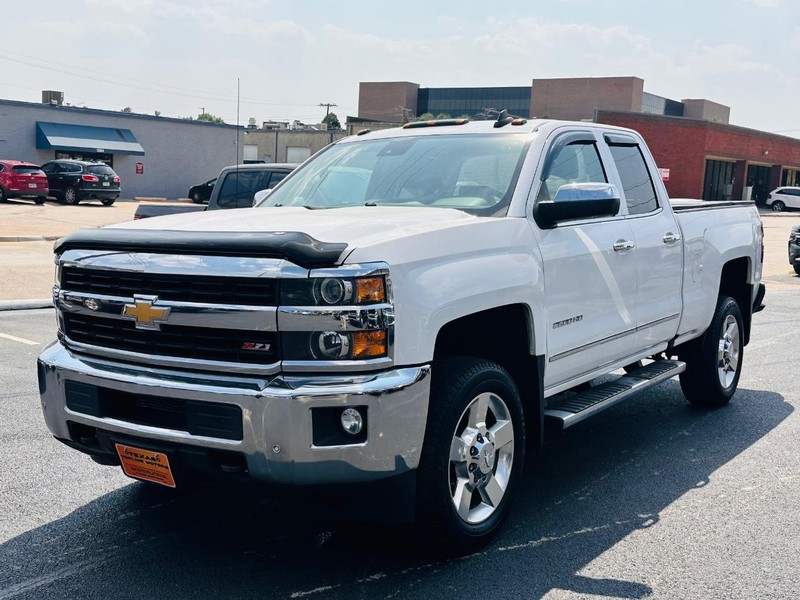 Chevrolet Silverado 2500HD Vehicle Full-screen Gallery Image 9