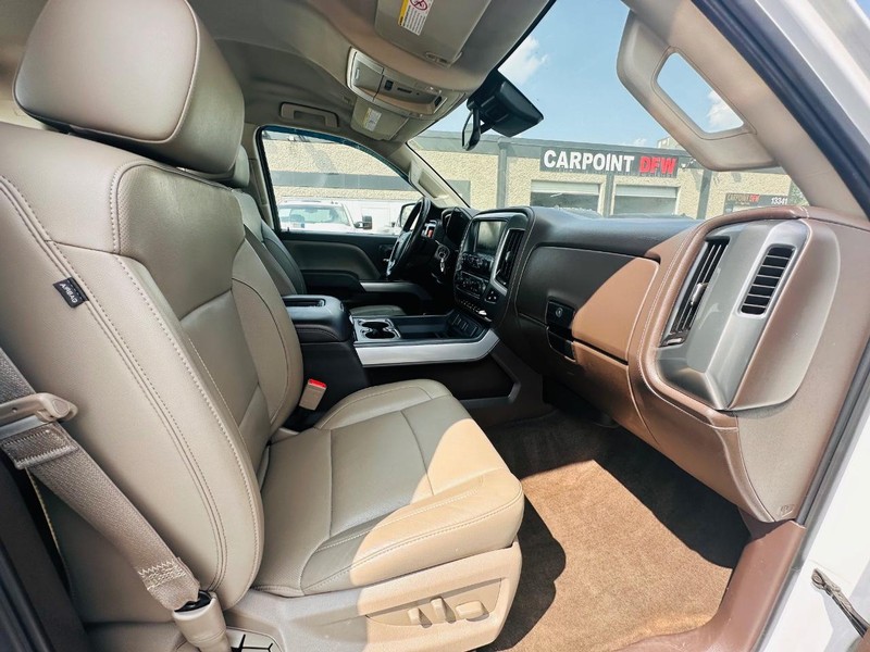 Chevrolet Silverado 2500HD Vehicle Full-screen Gallery Image 26