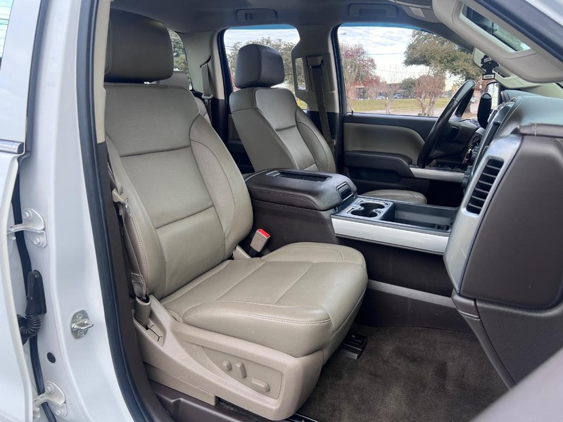 Chevrolet Silverado 2500HD Vehicle Full-screen Gallery Image 49