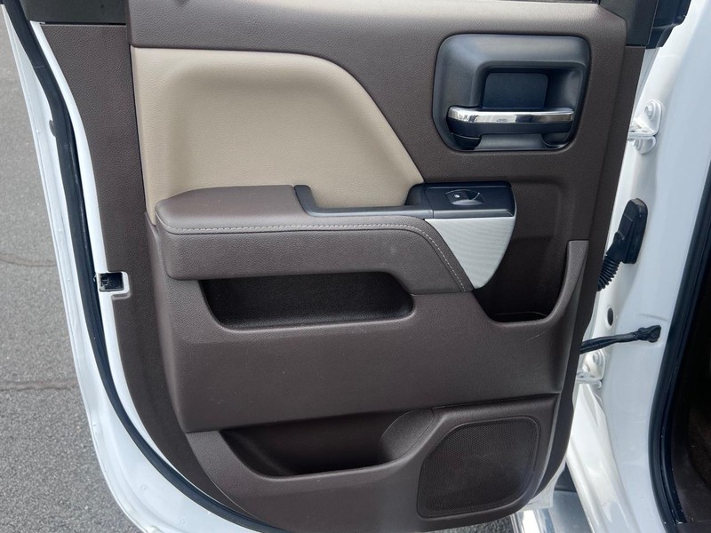Chevrolet Silverado 2500HD Vehicle Full-screen Gallery Image 53