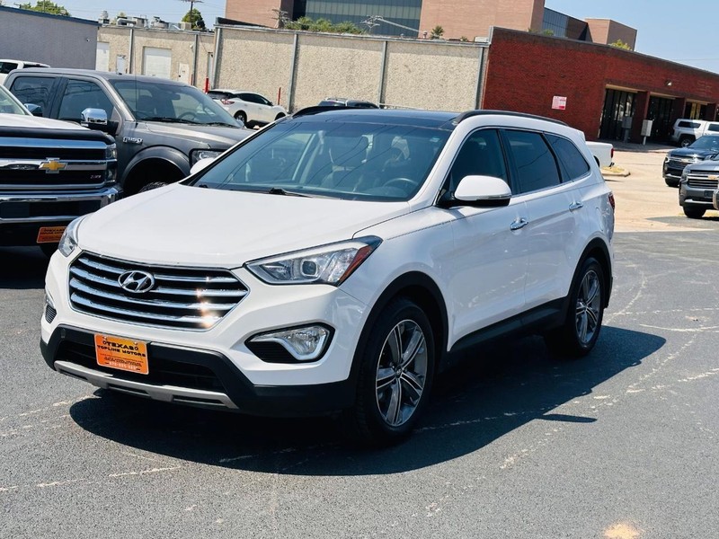 Hyundai Santa Fe Vehicle Full-screen Gallery Image 4