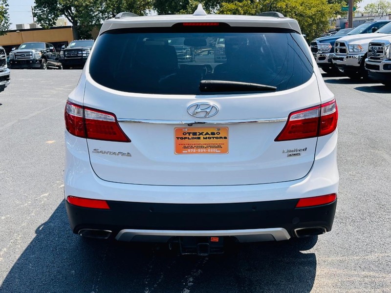 Hyundai Santa Fe Vehicle Full-screen Gallery Image 11